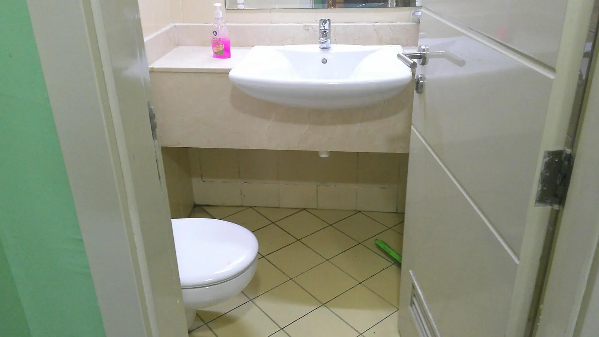 Ruby Star Budget Room With Shared Washroom Access G06 Dubai