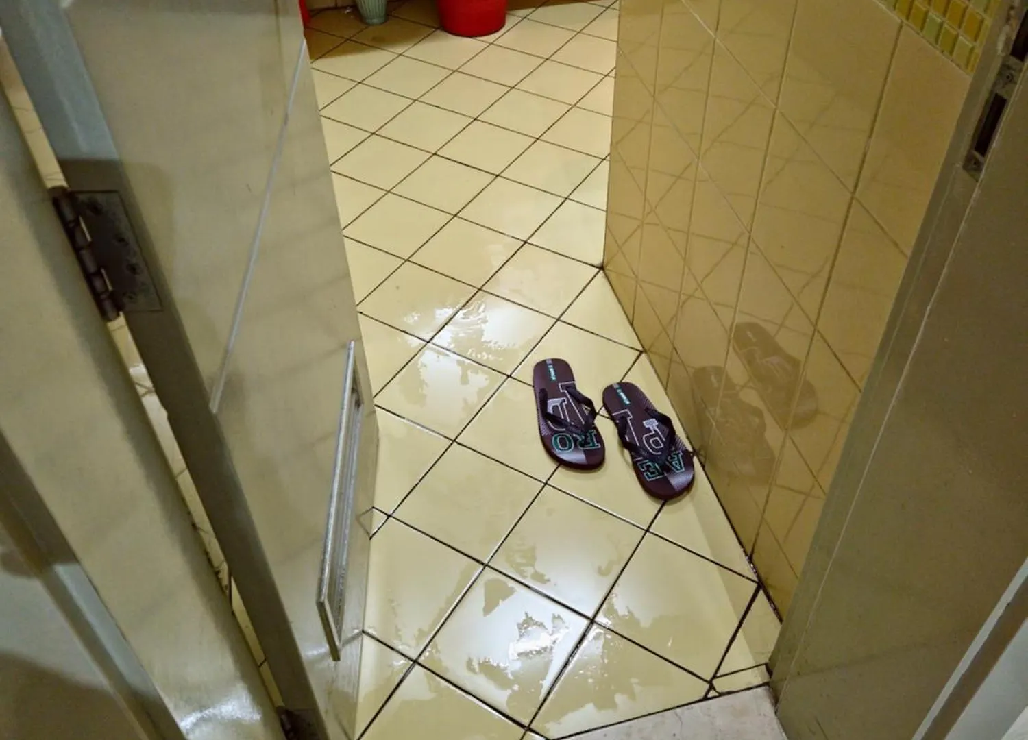 Han/Misafirhane Ruby Star Budget Room With Shared Washroom Access G06 Dubai
